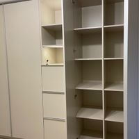 Kleiderschrank mit LED Spot